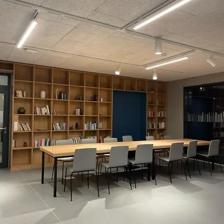 1 Im Studenten Wohnheim דירה